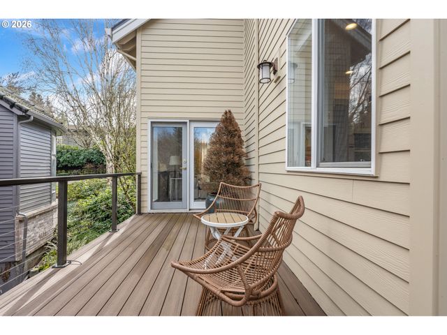 1546 Nw BENFIELD Dr, Portland, OR 97229