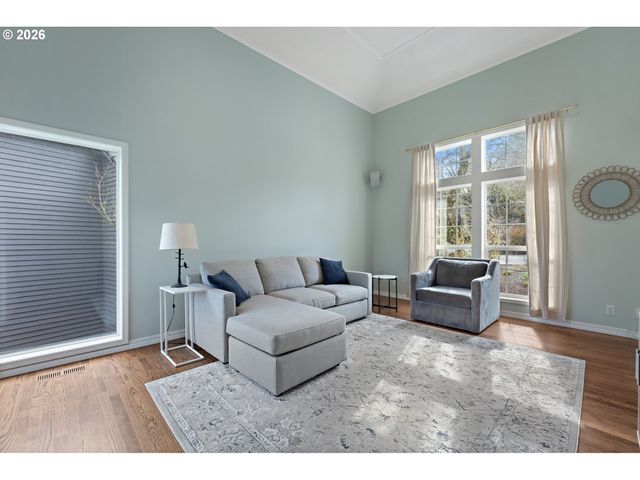 1546 Nw BENFIELD Dr, Portland, OR 97229