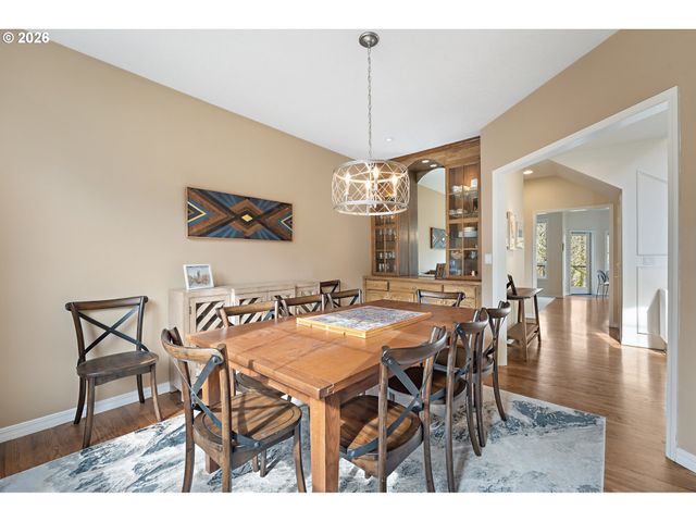 1546 Nw BENFIELD Dr, Portland, OR 97229