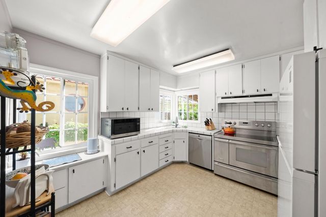 408 Santa Ynez Way, Sacramento, CA 95816