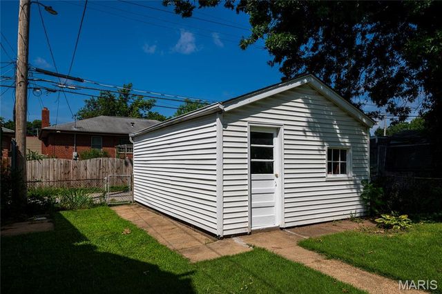 4716 Milentz Avenue, St Louis, MO 63116