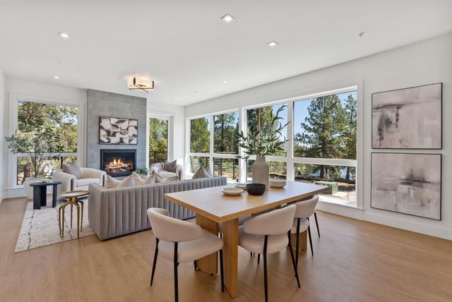 1140 SW Mt Bachelor Drive E301, Bend, OR 97702