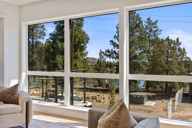 1140 SW Mt Bachelor Drive E301, Bend, OR 97702