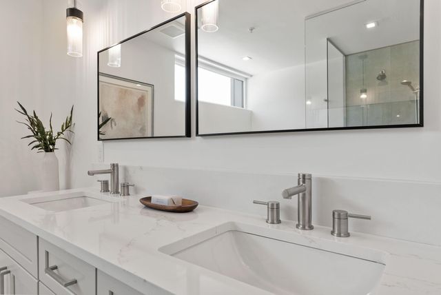 1140 SW Mt Bachelor Drive E301, Bend, OR 97702