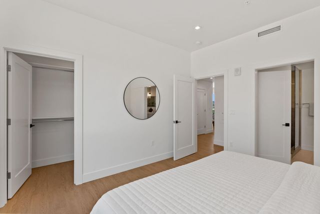 1140 SW Mt Bachelor Drive E301, Bend, OR 97702