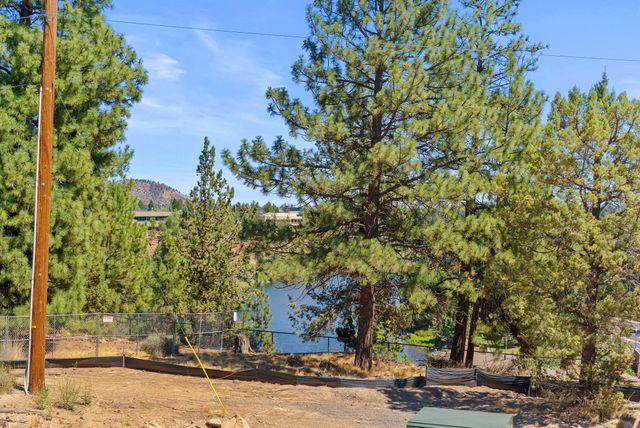 1140 SW Mt Bachelor Drive E301, Bend, OR 97702