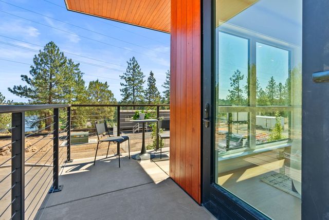 1140 SW Mt Bachelor Drive E301, Bend, OR 97702