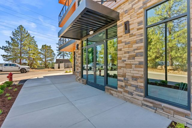 1140 SW Mt Bachelor Drive E301, Bend, OR 97702