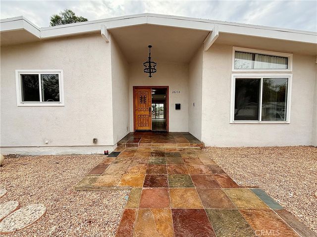 24204 Calvert, Woodland Hills, CA 91367