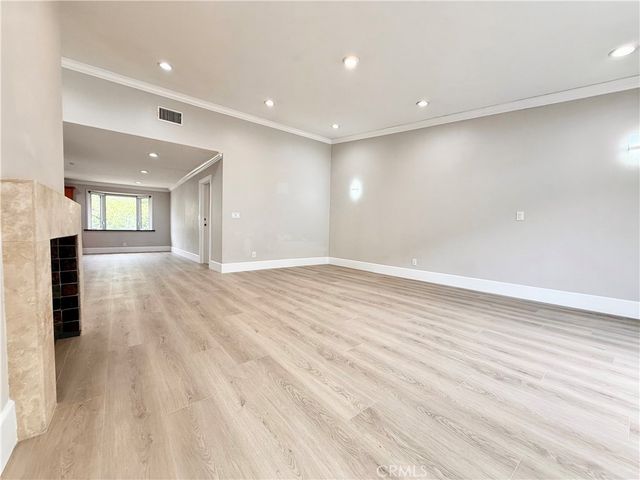 24204 Calvert, Woodland Hills, CA 91367