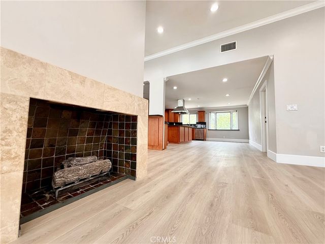 24204 Calvert, Woodland Hills, CA 91367