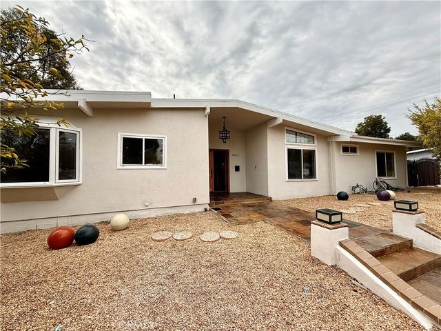 24204 Calvert, Woodland Hills, CA 91367