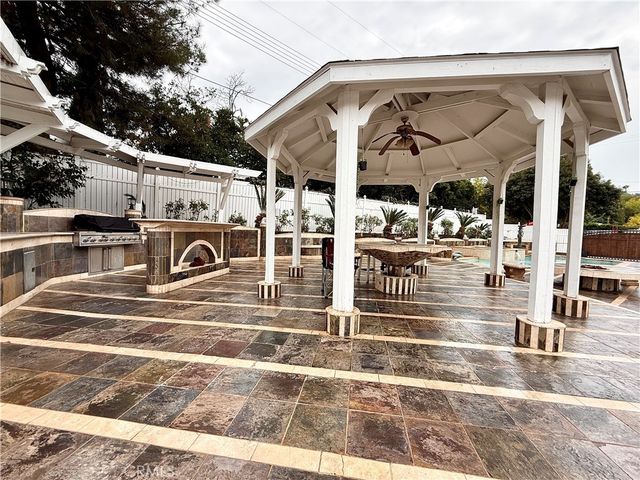 24204 Calvert, Woodland Hills, CA 91367