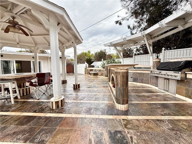 24204 Calvert, Woodland Hills, CA 91367