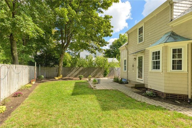 16 Elm Avenue, East Providence, RI 02916