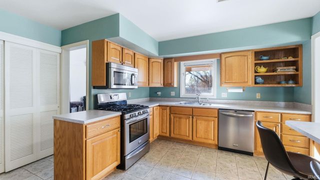 9417 Crystal Spring Drive, Fort Wayne, IN 46804