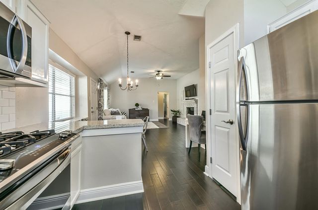 1118 Chelsea Lane, Pearland, TX 77581