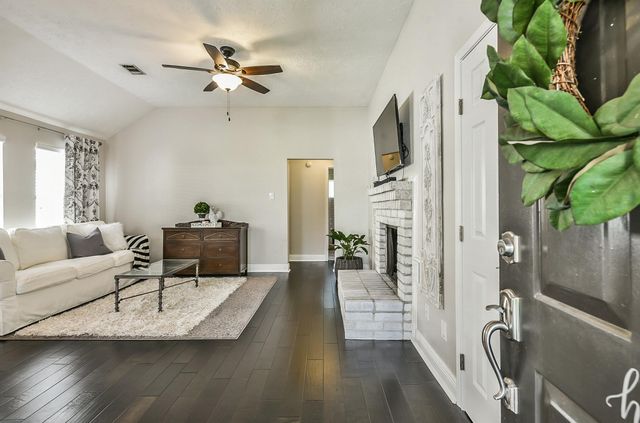 1118 Chelsea Lane, Pearland, TX 77581