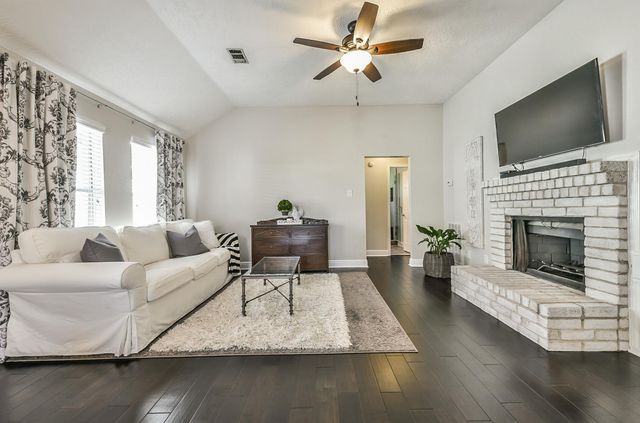 1118 Chelsea Lane, Pearland, TX 77581