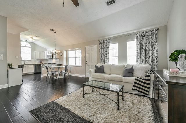 1118 Chelsea Lane, Pearland, TX 77581