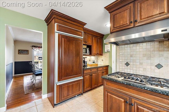 31251 Heath Court, Beverly Hills Village, MI 48025