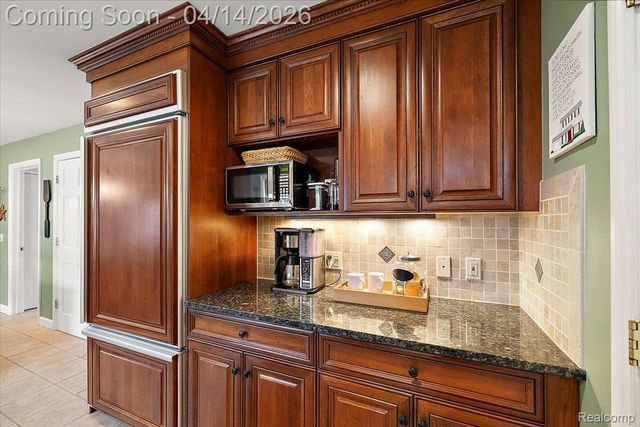 31251 Heath Court, Beverly Hills Village, MI 48025