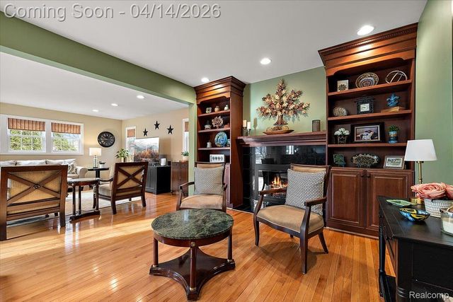 31251 Heath Court, Beverly Hills Village, MI 48025