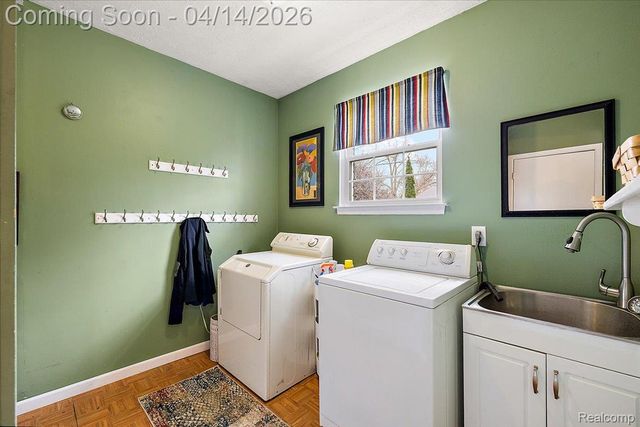 31251 Heath Court, Beverly Hills Village, MI 48025