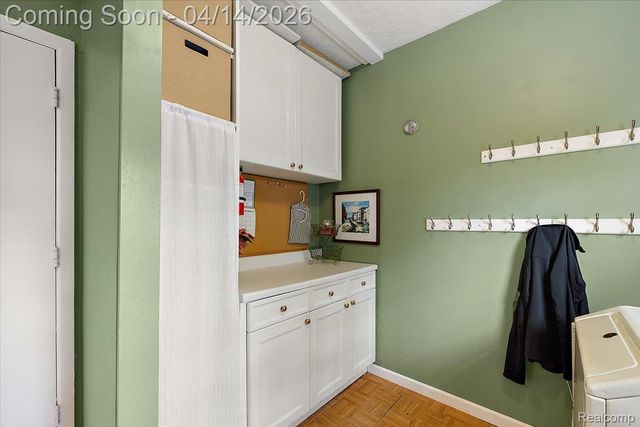 31251 Heath Court, Beverly Hills Village, MI 48025