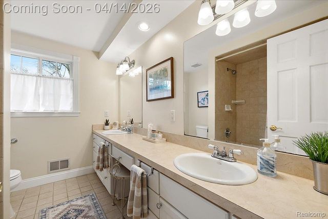 31251 Heath Court, Beverly Hills Village, MI 48025