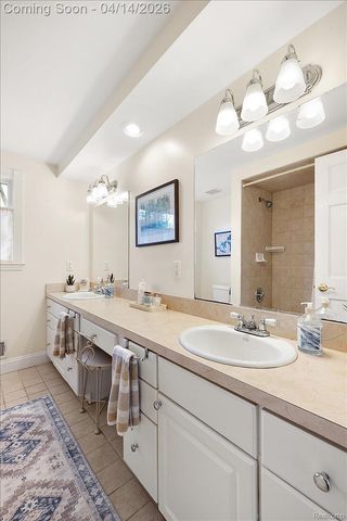 31251 Heath Court, Beverly Hills Village, MI 48025