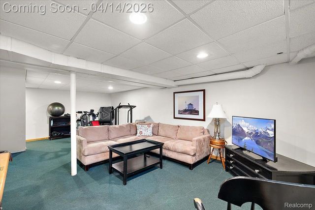 31251 Heath Court, Beverly Hills Village, MI 48025