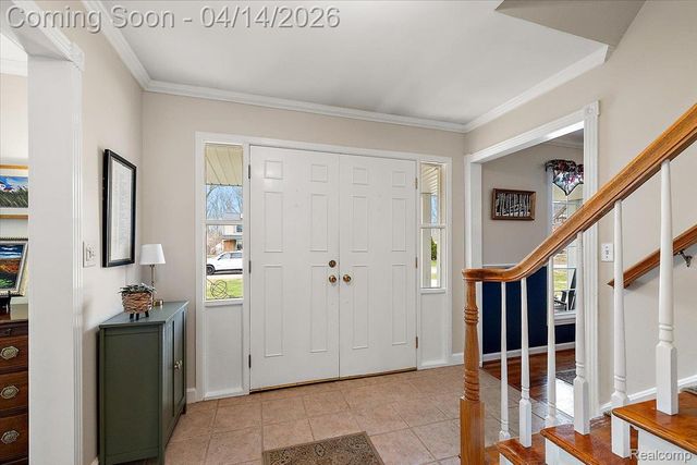 31251 Heath Court, Beverly Hills Village, MI 48025