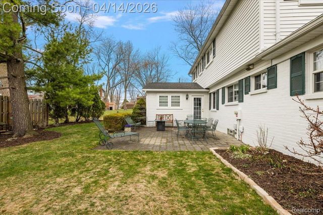 31251 Heath Court, Beverly Hills Village, MI 48025