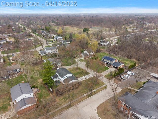 31251 Heath Court, Beverly Hills Village, MI 48025