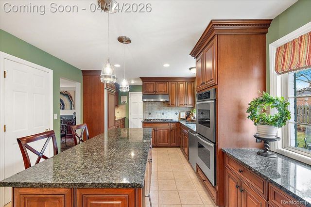 31251 Heath Court, Beverly Hills Village, MI 48025