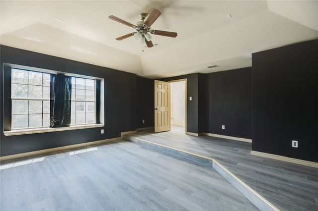 12604 Bay Avenue, Fort Worth, TX 76040