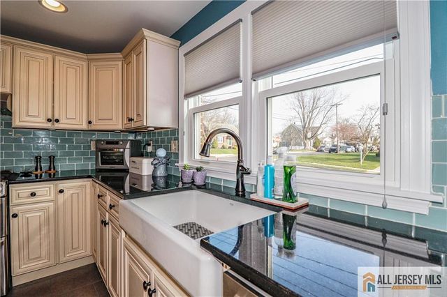 75 Grant Avenue, Fords, NJ 08863