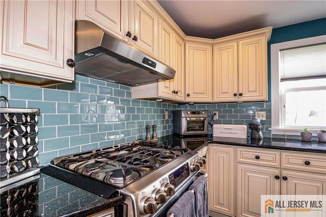 75 Grant Avenue, Fords, NJ 08863