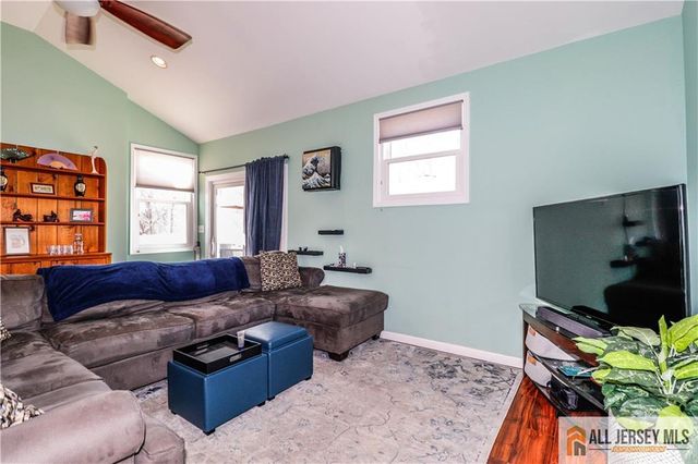 75 Grant Avenue, Fords, NJ 08863