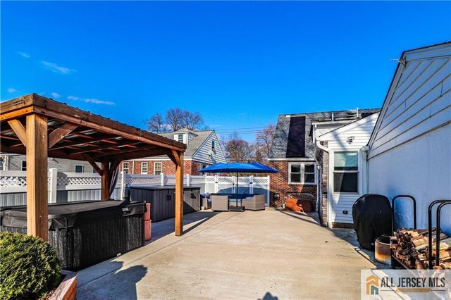 75 Grant Avenue, Fords, NJ 08863