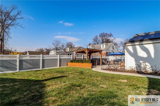 75 Grant Avenue, Fords, NJ 08863