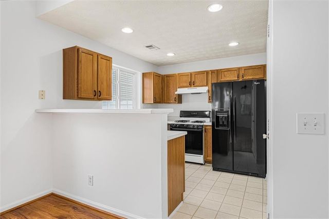 308 W Oaks Trail, Woodstock, GA 30188