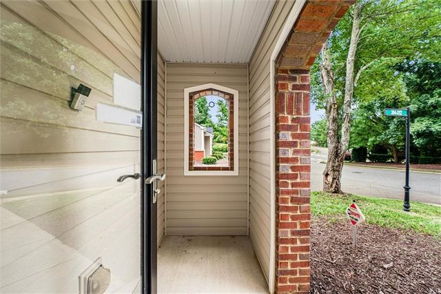 308 W Oaks Trail, Woodstock, GA 30188