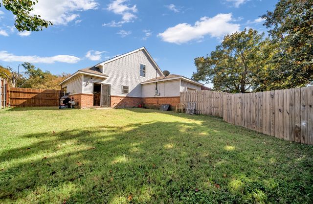 1027 Rain Forest Drive, Dallas, TX 75217