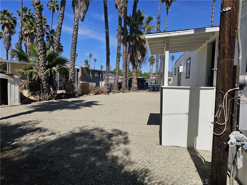Image 5 of property listing at 22775 Raymond, Perris, CA 92570