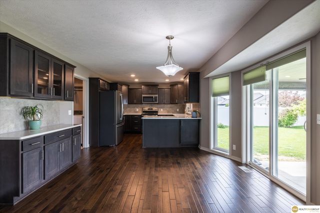 12012 S 44 Street, Bellevue, NE 68123