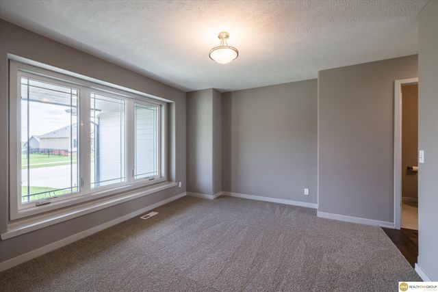 12012 S 44 Street, Bellevue, NE 68123