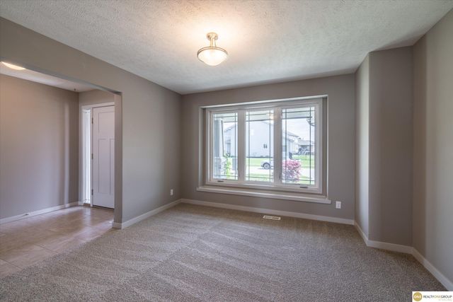 12012 S 44 Street, Bellevue, NE 68123
