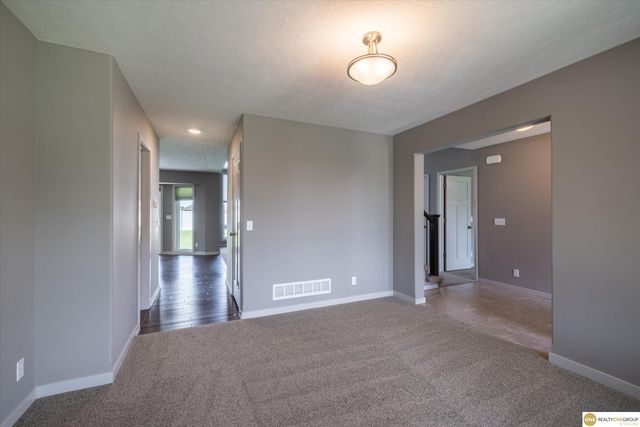 12012 S 44 Street, Bellevue, NE 68123